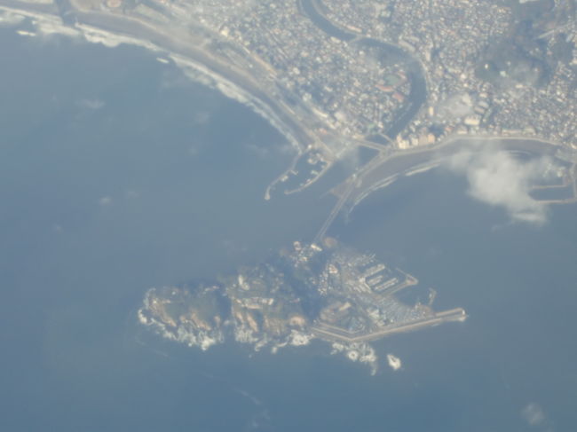 上空から見た江ノ島。