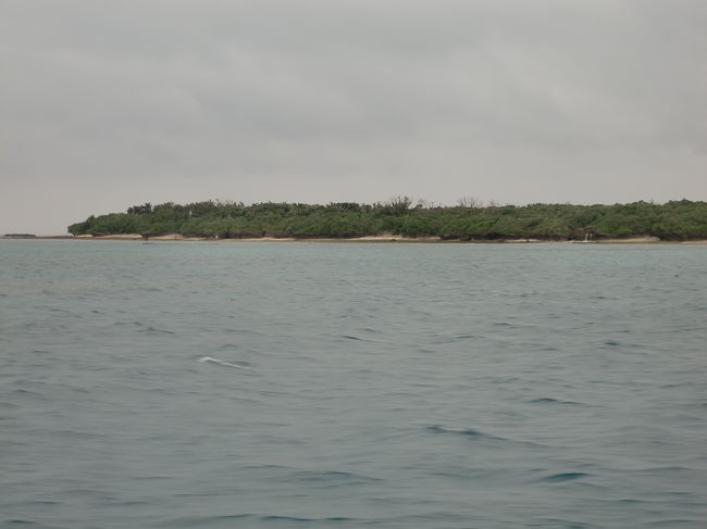 竹富島沖を航行