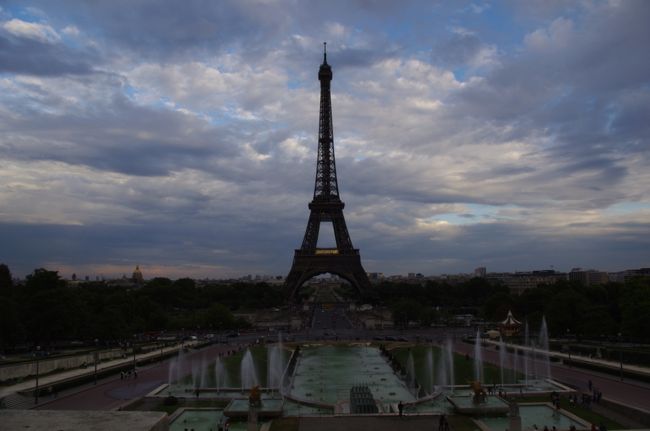 トロカデロ庭園とエッフェル塔。