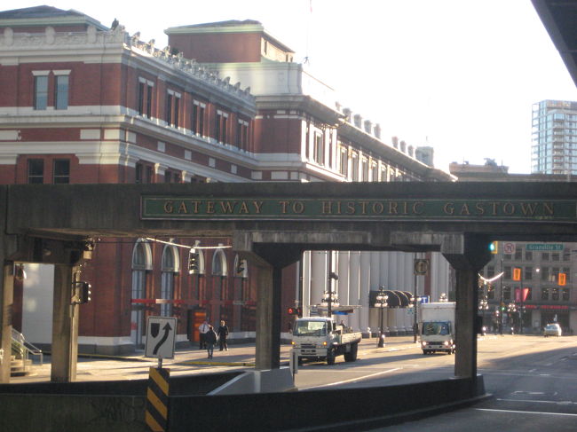 今日もバラード駅でデイパス購入。<br />スカイトレインでウォーターフロント駅へ。<br /><br />まずはギャスタウン散策☆