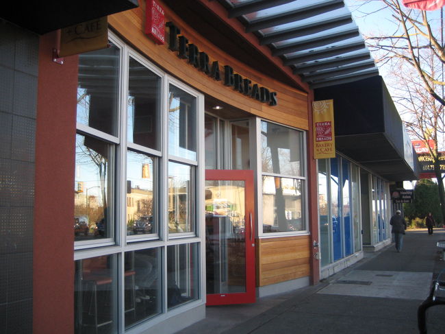 パン屋さんのＴＥＲＲＡ ＢＲＥＡＤＳで<br />友人オススメのパンをお土産用に購入♪