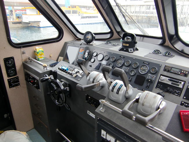 第三十八あんえい号の操舵室。