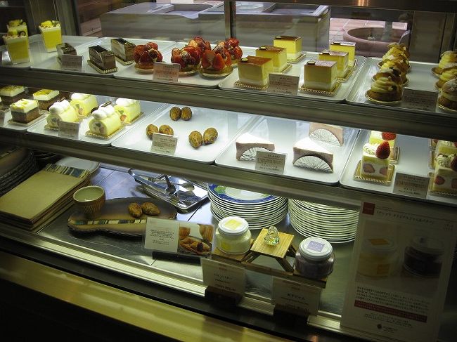 お〜、美味しそうなケーキ。<br />でもこれではありません。。。