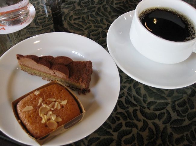 また食べたいと思ったケーキは残念ながらありませんでした。<br />でも、お昼を抜いて走り回っていた私達にとって、糖分補給は有難かったです。