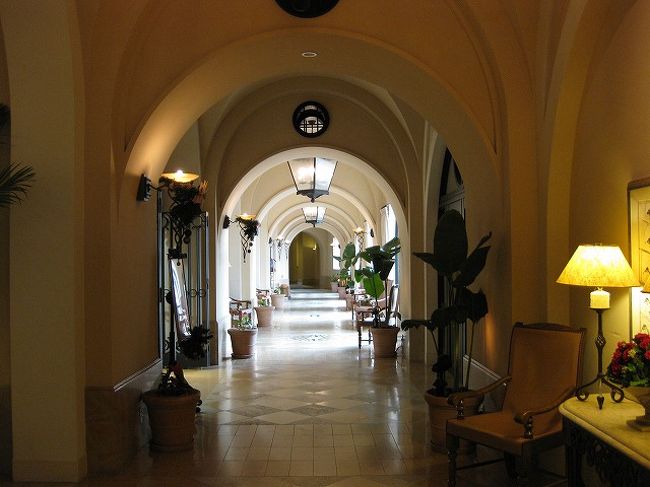 夕食はお寿司の食べ放題だから、お腹のスペースを確保する為にも散策してみようっと。