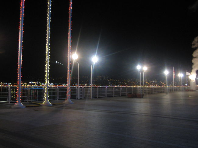 そして再びカナダプレイス。<br /><br />ウォーターフロント駅からスカイトレインに乗り、<br />バラード駅で降りて、ホテルに戻りました。