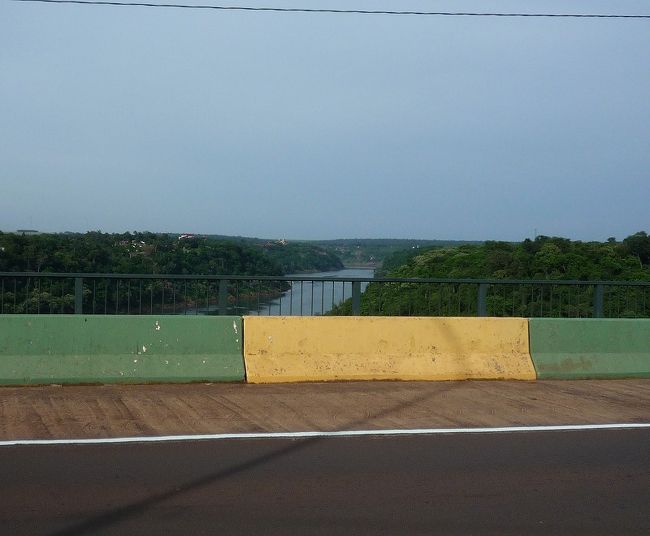 プエルト・イグアス、イグアス川。