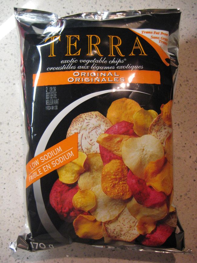 ＣＡＰＥＲＳで買ったもの。<br /><br />ＴＥＲＲＡ ｅｘｏｔｉｃ ｖｅｇｅｔａｂｌｅ ｃｈｉｐｓ<br />ＯＲＩＧＩＮＡＬ＄４．６９。<br /><br />タロイモやキャッサバなどいろいろなイモのチップス。