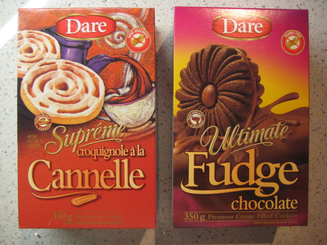 Ｒｅｘａｌｌで買ったもの。<br /><br />友人お気に入りのＤａｒｅの<br />Ｆｕｄｇｅ ｃｈｏｃｏｌａｔｅと<br />Ｃｉｎｎａｍｏｎ ｄａｎｉｓｈ。<br />これも特価で各＄１．４９。