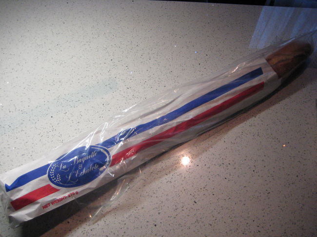 ＢＡＧＵＥＴＴＥ＄２．９９。<br /><br />外側がつやつやパリパリ☆