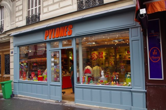 アヴィニョンで見つけたかわいい雑貨店<br />『PYLONE』があったので、<br />ついついまた入ってしまいました。