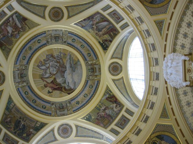 エントランス部分の天井です。<br />さすがヨーロッパです。<br />