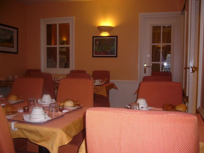 朝食を食べるところはこんな感じ。