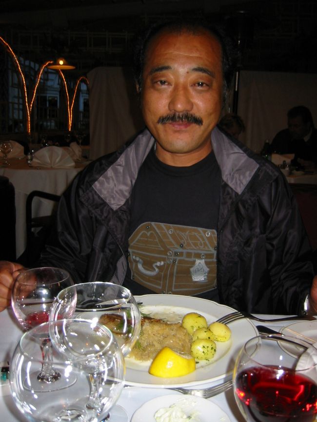 店内は禁煙です。<br />常にテラス席であります。<br />ヒーターが点けられ快適です。<br />料理も最高！<br />ワインも旨い。<br />満足、満足。