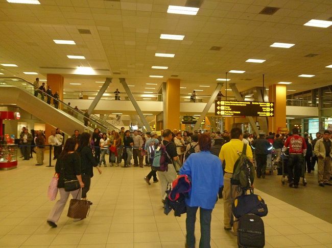 リマ空港ビル内