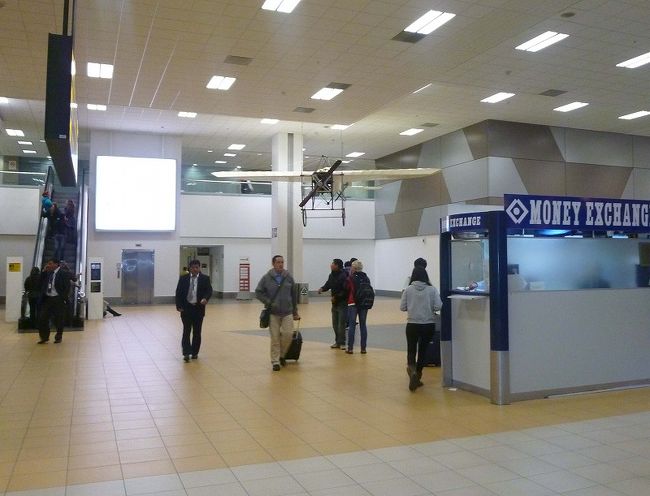 リマ空港ビル内
