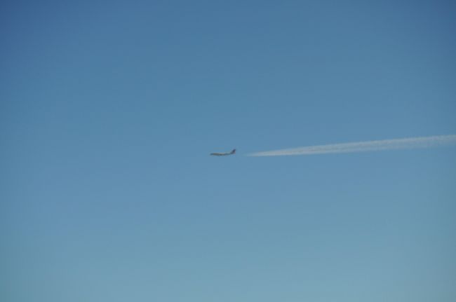 途中那覇からであろう<br />JALのB747に遭遇<br />