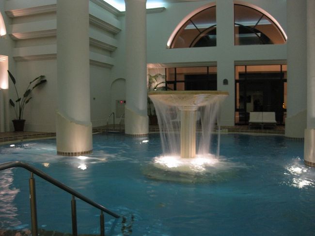 プールで泳いでカロリー消費しましょ。<br />２日目はかなり疲れました。。。<br /><br />３日目に続きます。