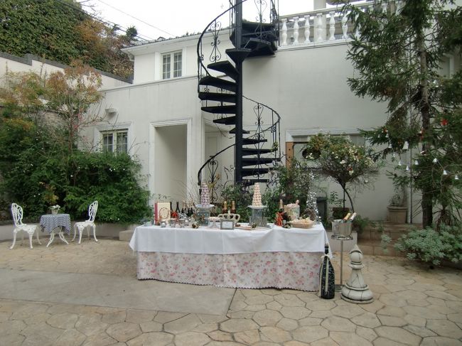 クリスマスのお料理が並んでいました。<br /><br />こんな素敵な食卓を囲んで、パーティをしてみたいです。<br /><br />