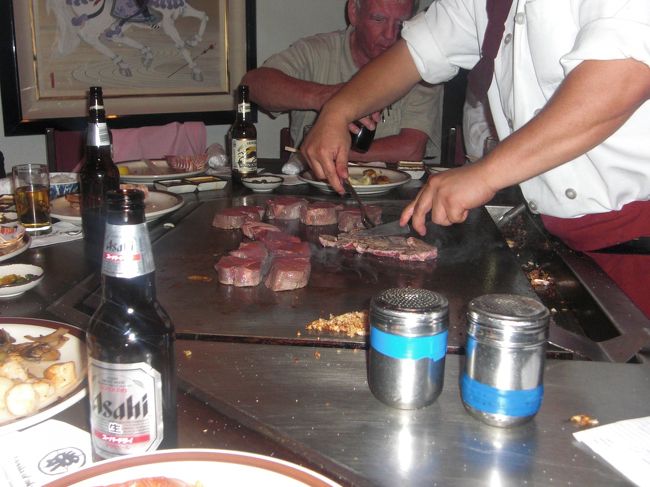 ディナーは田中オブ東京で食べました！<br /><br />日本が好きな白人の方と同じ席だったのですが「もしもし〜」とかそうゆう日本語連発してて笑えましたｗ<br /><br />とても優しい白人さんでした^^<br /><br />ここではロブスターを食べました！<br /><br />ロブスター本当神！！<br /><br />