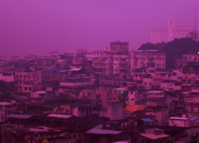 すごい色やね<br /><br />夜明け時のほんの数分だけ