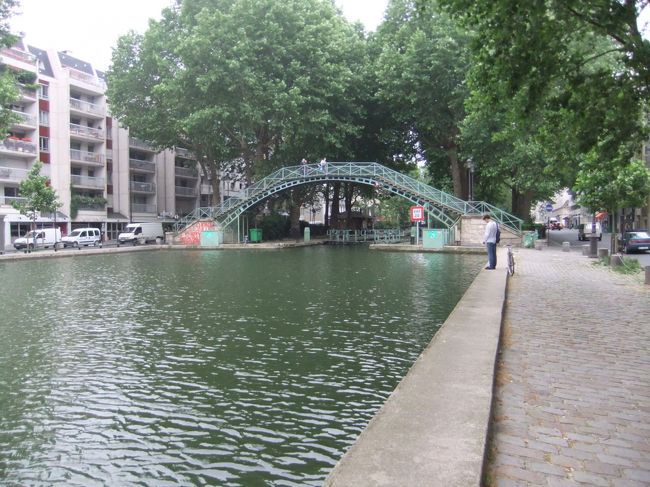 この日は1日パリ観光。<br />まずは映画「アメリ」で有名なサンマルタン運河へ。