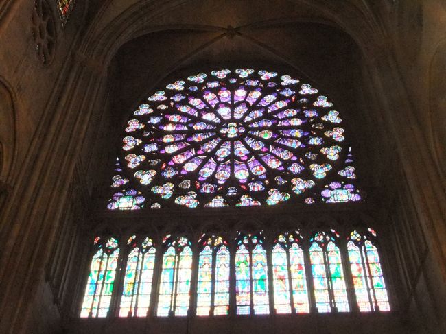 綺麗なステンドグラス。