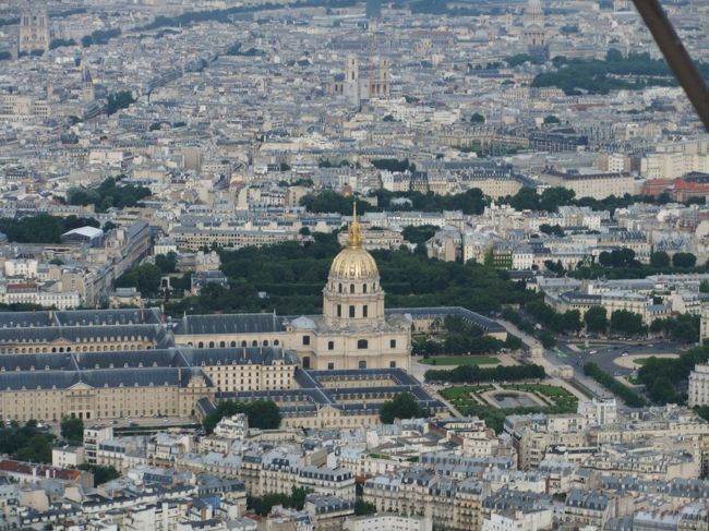 アンヴァリッド。きらきらしてるからすぐ目に入る。