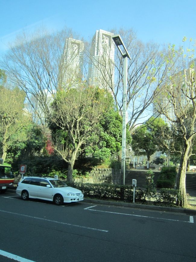 何とか無事に、自動車免許の更新を済ませて次の<br />用事を済ませる為に、新宿駅に向かいま〜す。（涙）