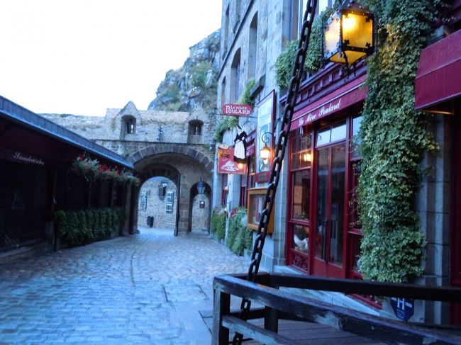 朝のモンサン<br />７時前、島内を散歩。