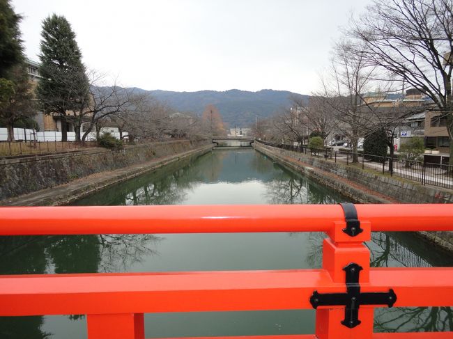 京都市美術館、動物園の南の疏水沿いに南禅寺方向に向かいます。