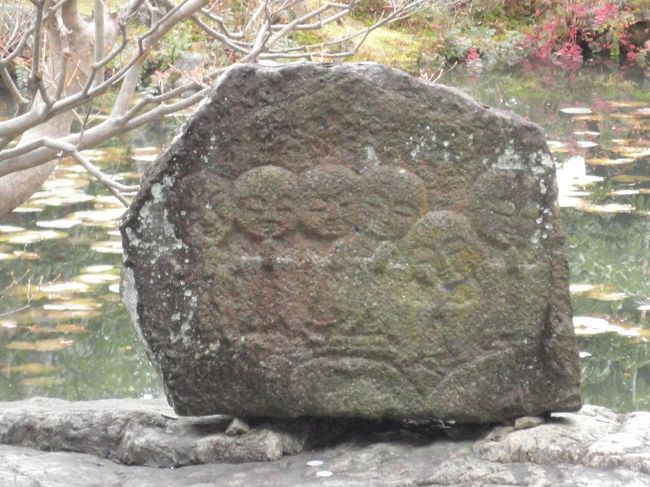 南禅寺の門を入ってすぐ左に曲がり北方向に向かうと、無鄰菴と同時期に作られた別荘地の並ぶ一画に出ます。