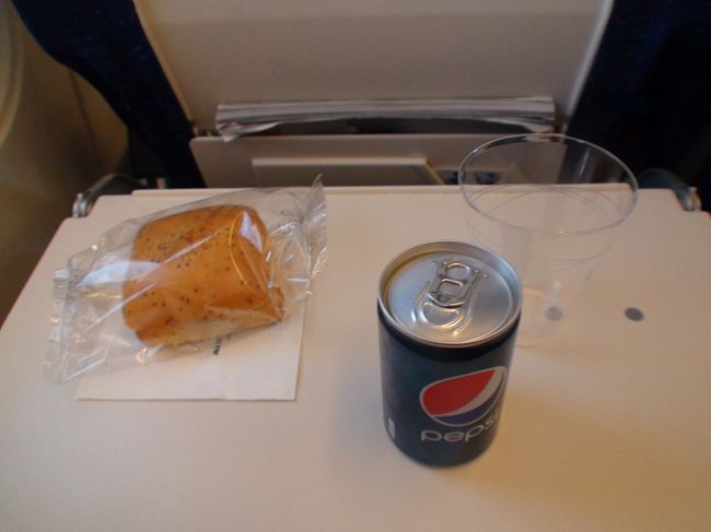 機内食（昼食）ツナサンド