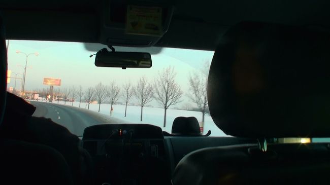 プラハ・ルズィニェ国際空港に到着。<br />ＣＥＤＡＺ社の空港バスでＶ Celenci通りに向う。