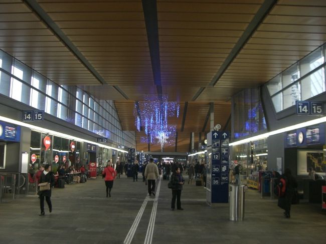 バーゼル駅構内です。朝１０時くらいだったのでそんなに人はいませんでした。