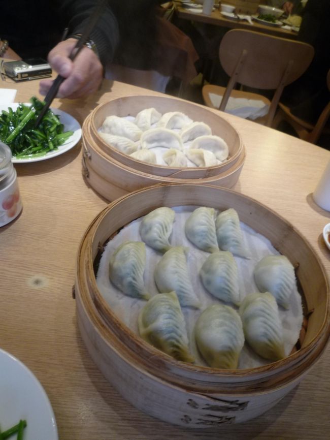 メインが運ばれてきました〜！！<br /><br />えび餃子などなど。。。