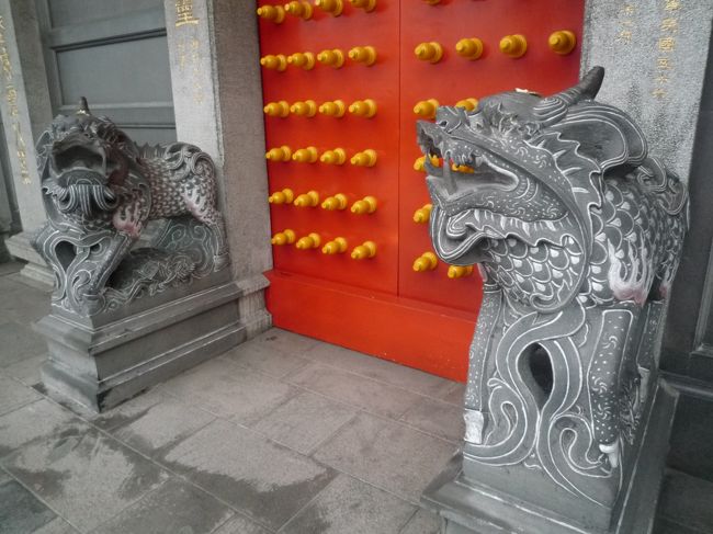 これは麒麟。<br /><br />日本では首の長い動物がキリン。<br />台湾、中国ではこれが麒麟。