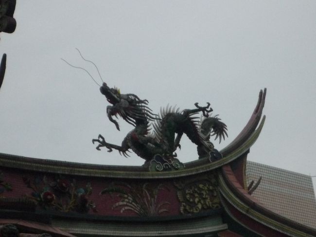 屋根には龍や。。。