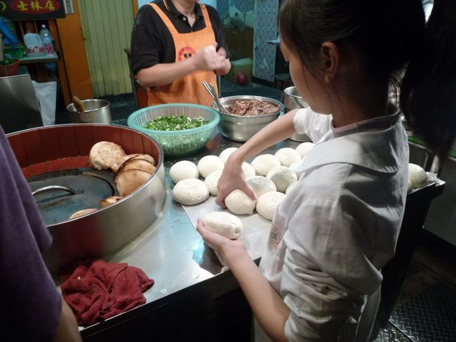 このお姉ちゃんが売っている。。。