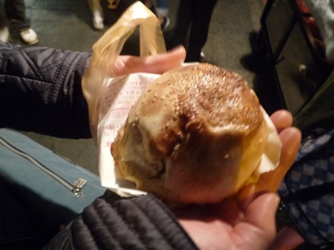 胡椒餅を購入〜。