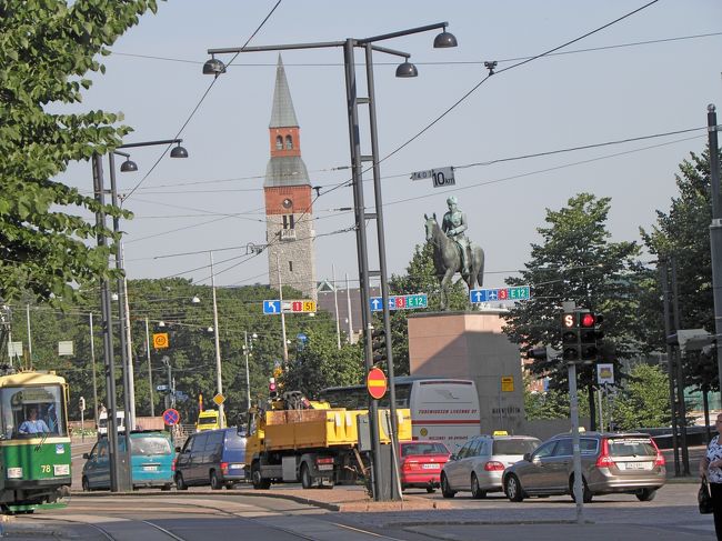 国立博とMannerheimin騎馬像