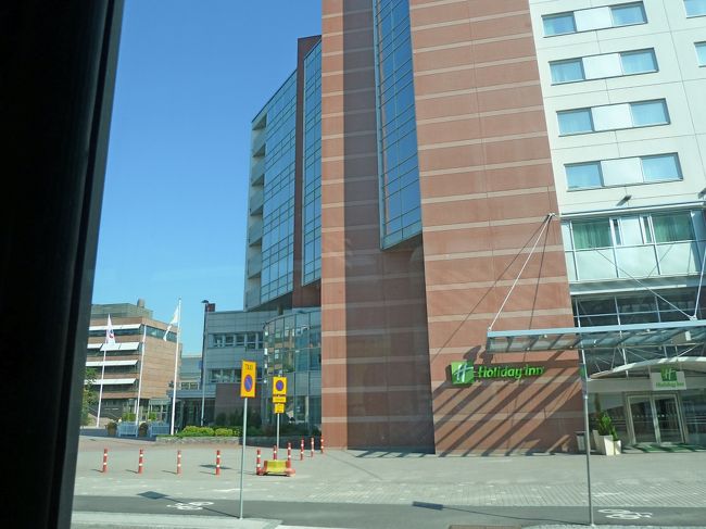 Pasilaのホリデーインの前，Messukeskus（コンベンションセンター）の隣にあって，学会参加の際などには便利．部屋は広くて，比較的安くて良いホテル．