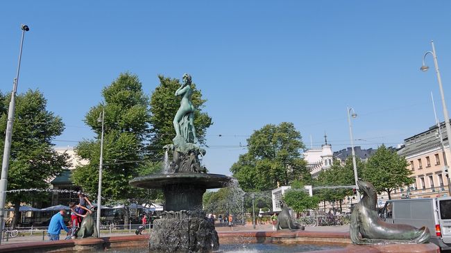 Havis Amandaの像（バルト海の乙女）．この美しいヘルシンキの町はバルト海の乙女にたとえられる