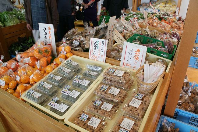 ●つげの畑 高原屋＠道の駅針テラス<br /><br />こちらは、お餅や赤飯など…。<br />即食べてしまいそうになります。