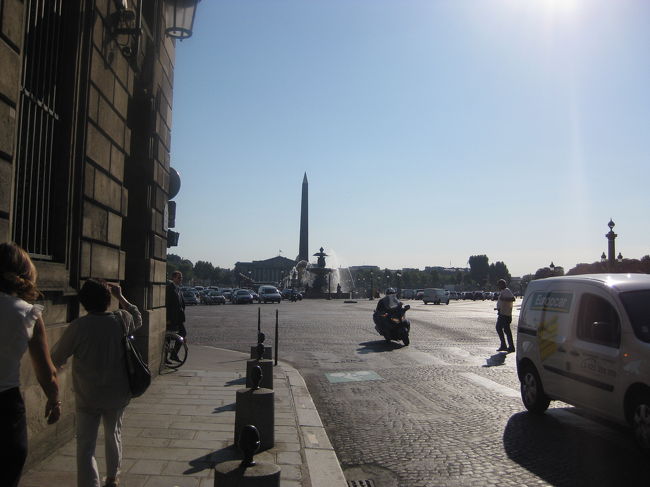 歩いていくとだんだんコンコルド広場が見えてきました！