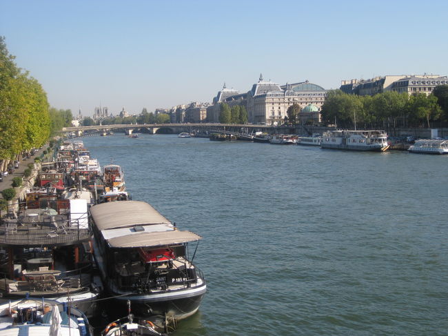 セーヌ川ですよ。<br />うーん。ステキです。