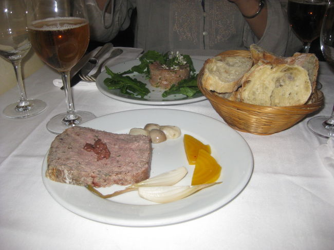 本日の夕食です。<br />パテドカンパーニュ。<br />とてもとてもおいしかったです！<br />