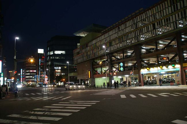 ●アスナル金山前＠金山<br /><br />栄から金山に移って来ました。<br />こちらも仕事帰りの人で混雑していました。<br />