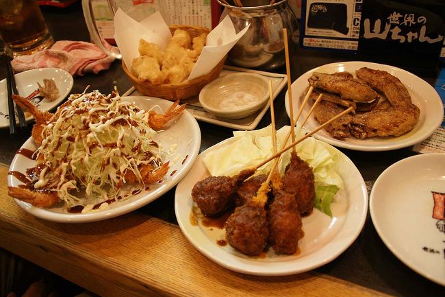 ●世界の山ちゃん<br /><br />ご当地なものを居酒屋で飲みながら頂くっていうのは、かなり好きです。<br />手羽先を食べながら、ビールを…。<br />正しい名古屋の夜です。<br /><br />世界の山ちゃんHP<br />http://www.yamachan.co.jp/<br /><br />