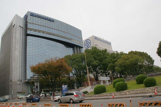 ●松坂屋＠久屋大通公園<br /><br />名古屋を代表する百貨店です。<br />写真左が南館、右が本館です。<br />大阪では、天満橋店や枚方くずは店が閉店となりました。<br />頑張って欲しい百貨店です。<br /><br />松坂屋HP<br />http://www.matsuzakaya.co.jp/